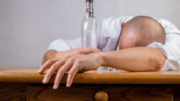 Dependência de álcool Dia Nacional de Combate ao Alcoolismo