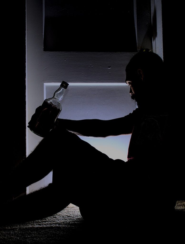 CISA Isolamento social consumo nocivo de álcool