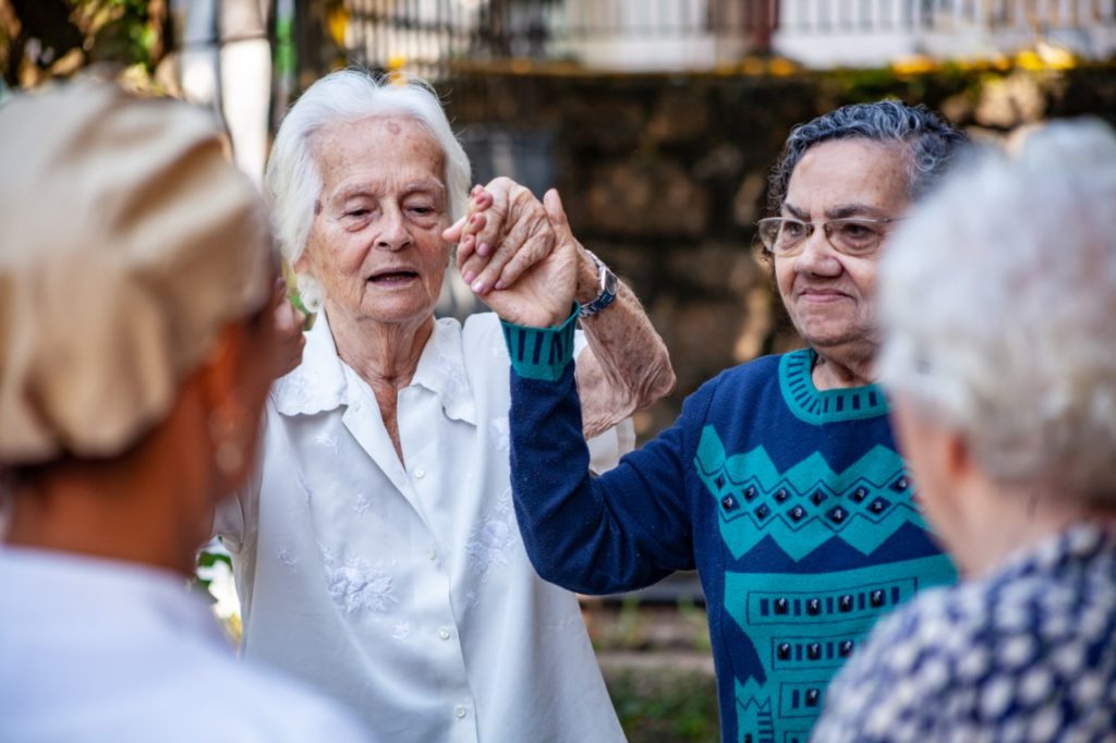 Grupo ACASA movimento idosos dança quarentena
