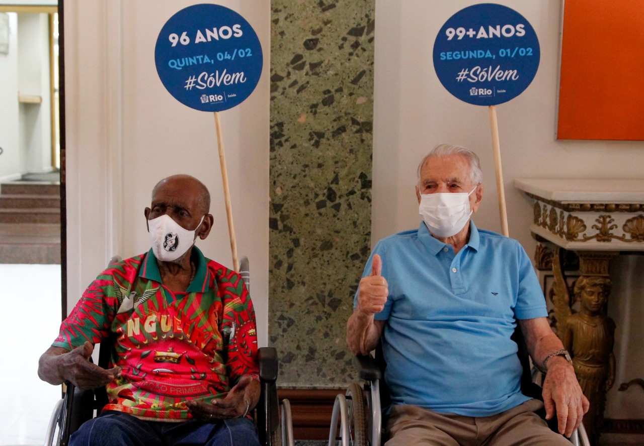 Nelson Sargento e Orlando Drummond - vacinação idosos Rio de Janeiro