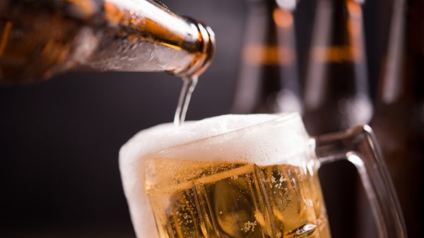 Especialistas alertam para riscos do consumo excessivo de álcool em idosos